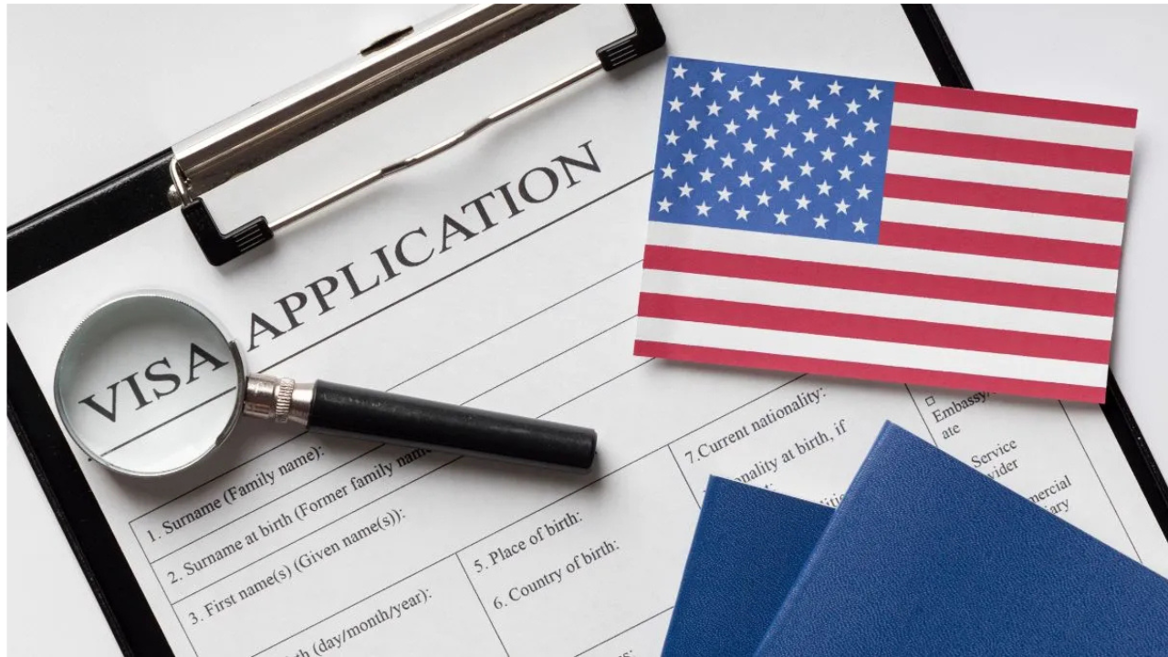 अमेरिका की नागरिकता नीति में बड़ा बदलाव: क्या अब बच्चे के लिए वीज़ा लेना होगा नामुमकिन